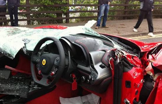 Πως να καταστρέψετε μια Ferrari (7)