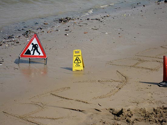 Αστείες & παράξενες πινακίδες στην παραλία (9)