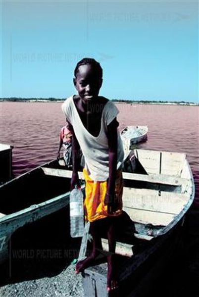Ροζ λίμνη στη Σενεγάλη (19)