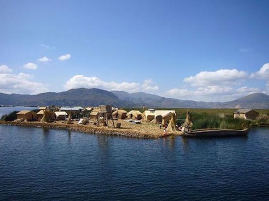 Η μοναδική λίμνη Titicaca και τα επιπλέοντα νησιά της (5)