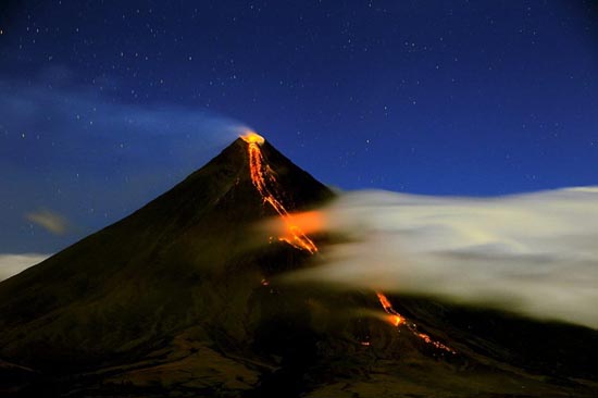 Εκπληκτικές φωτογραφίες ηφαιστειακών εκρήξεων (2)