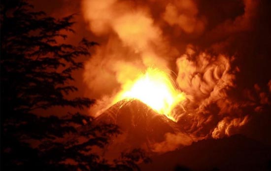 Εκπληκτικές φωτογραφίες ηφαιστειακών εκρήξεων (14)