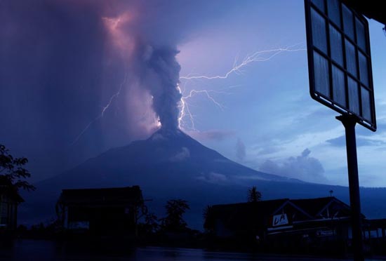 Εκπληκτικές φωτογραφίες ηφαιστειακών εκρήξεων (25)