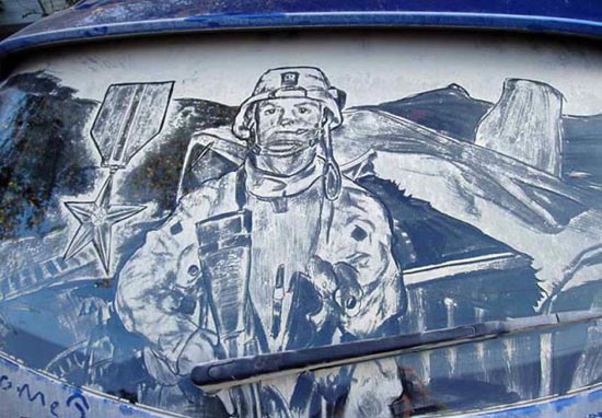 Απίστευτη τέχνη σε σκονισμένα τζάμια αυτοκινήτων (4)
