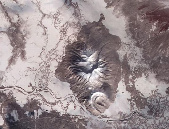 Εκπληκτικές φωτογραφίες ηφαιστείων από το διάστημα (23)