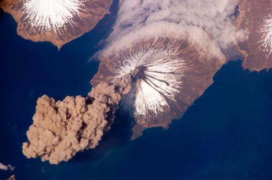 Εκπληκτικές φωτογραφίες ηφαιστείων από το διάστημα (19)