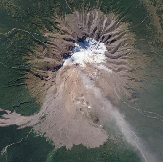 Εκπληκτικές φωτογραφίες ηφαιστείων από το διάστημα (12)