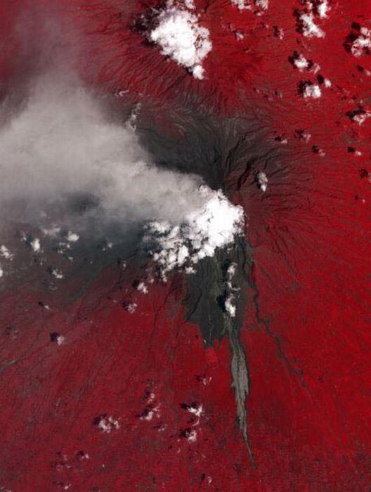 Εκπληκτικές φωτογραφίες ηφαιστείων από το διάστημα (4)