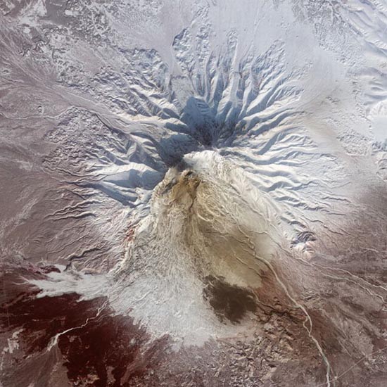 Εκπληκτικές φωτογραφίες ηφαιστείων από το διάστημα (2)