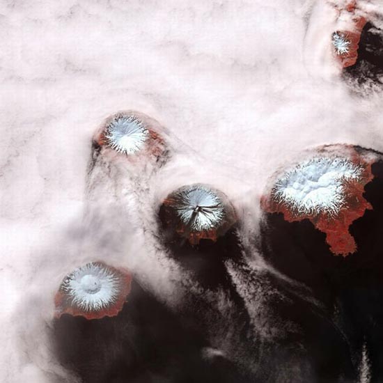 Εκπληκτικές φωτογραφίες ηφαιστείων από το διάστημα (1)
