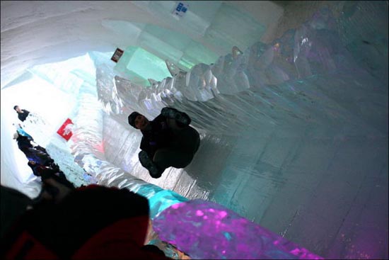 Απίστευτο ξενοδοχείο από πάγο στον Καναδά (29)