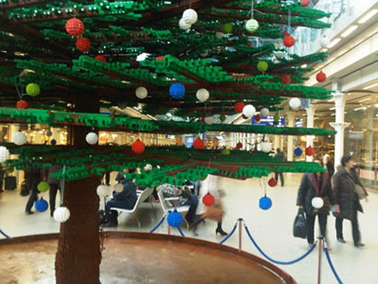Το μεγαλύτερο χριστουγεννιάτικο δέντρο από Lego στον κόσμο (5)