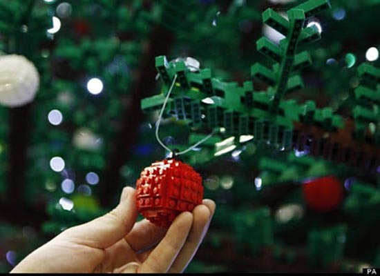 Το μεγαλύτερο χριστουγεννιάτικο δέντρο από Lego στον κόσμο (8)