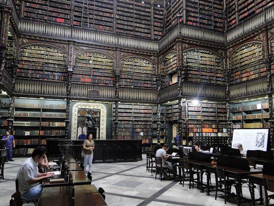 8 από τις πιο εντυπωσιακές βιβλιοθήκες στον κόσμο (6)