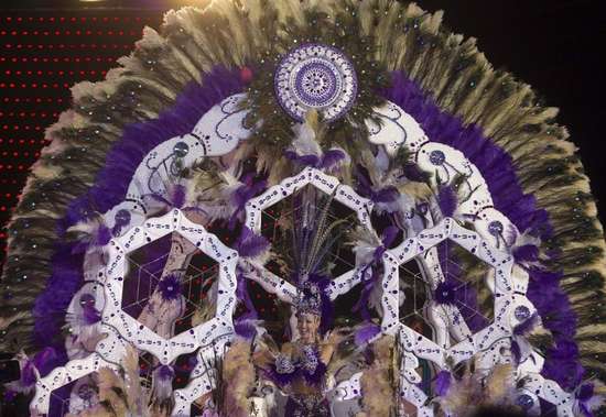 Εντυπωσιακές στολές σε ισπανικό καρναβάλι (3)