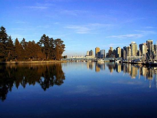 10 πανέμορφες πόλεις καθρεφτίζονται στο νερό (10)
