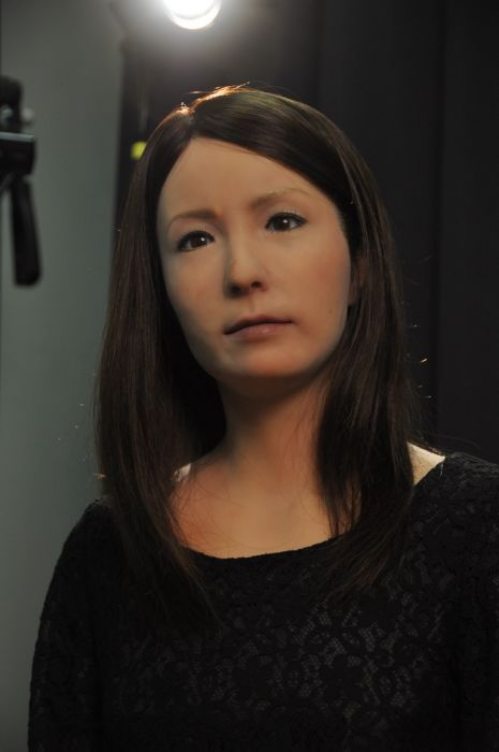 Γυναίκα ρομπότ που μοιάζει σχεδόν αληθινή (9)