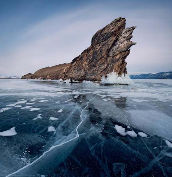 Παγωμένη λίμνη Baikal στη Σιβηρία (13)