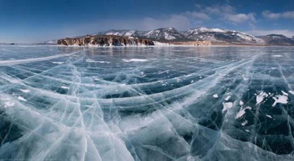 Παγωμένη λίμνη Baikal στη Σιβηρία (16)