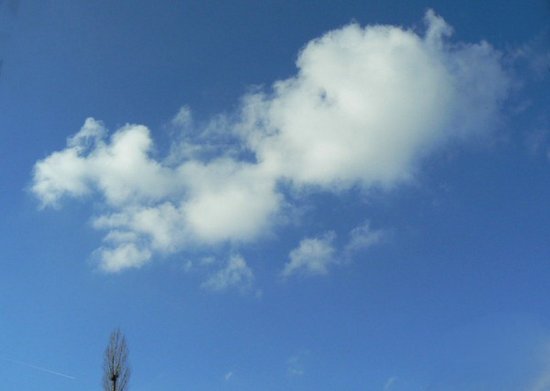 Σύννεφα που μοιάζουν με πράγματα (4)
