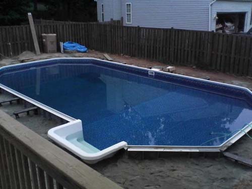 Έφτιαξε μόνος του πισίνα για το σπίτι του (31)