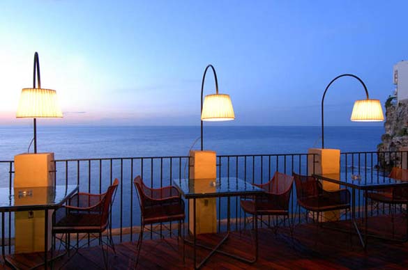 Εκπληκτικό ξενοδοχείο μέσα σε βράχο με θέα την Αδριατική (2)