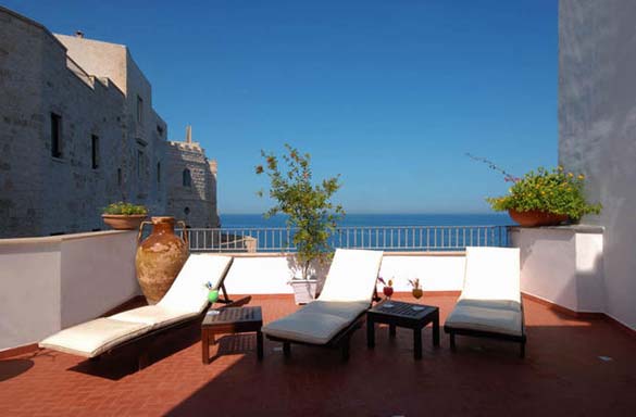 Εκπληκτικό ξενοδοχείο μέσα σε βράχο με θέα την Αδριατική (10)