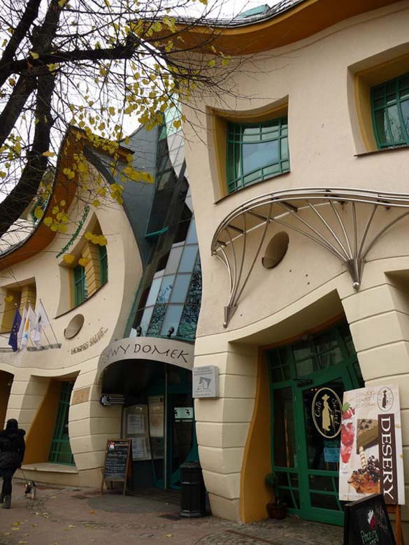Krzywy Domek: Ένα από τα πιο παράξενα κτήρια στον κόσμο (2)