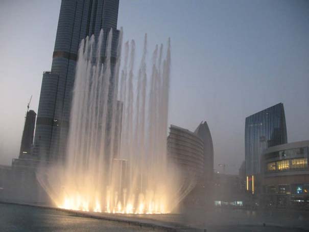Dubai Fountain: Το εντυπωσιακότερο συντριβάνι στον κόσμο (3)