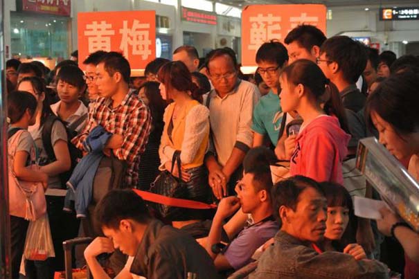 Δείτε τι γίνεται στα «ΚΤΕΛ» της Κίνας σε περίοδο διακοπών (5)