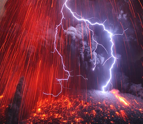 Φωτογραφίες ηφαιστειακής έκρηξης προκαλούν δέος (6)