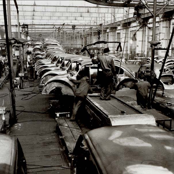 Φωτογραφίες του 1953 από ένα εργοστάσιο της Volkswagen (2)