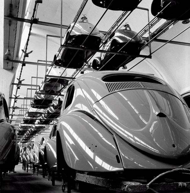 Φωτογραφίες του 1953 από ένα εργοστάσιο της Volkswagen (4)