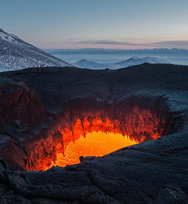 Φωτογραφίες από την καρδιά ενός ηφαιστείου που εκρήγνυται (1)