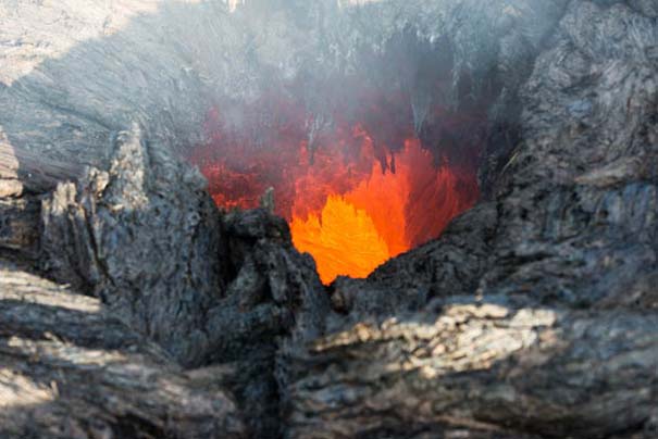 Φωτογραφίες από την καρδιά ενός ηφαιστείου που εκρήγνυται (9)