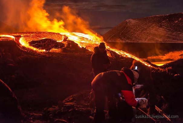 Φωτογραφίες από την καρδιά ενός ηφαιστείου που εκρήγνυται (16)