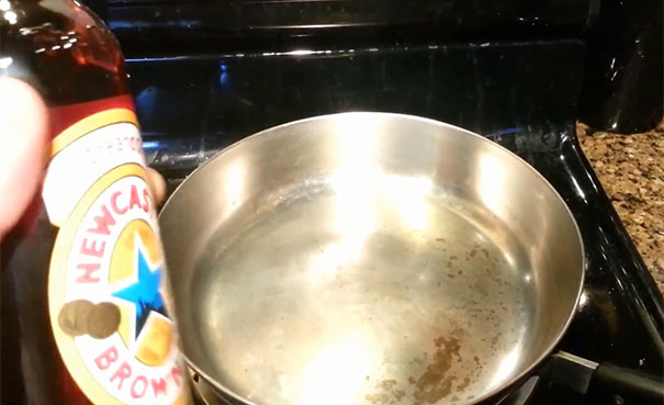Δείτε τι συμβαίνει όταν ρίξεις μπύρα σε καυτό τηγάνι . VIDEO