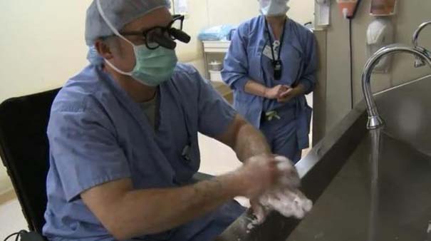Dr. Ted Rummel: Ο παράλυτος χειρουργός (3)