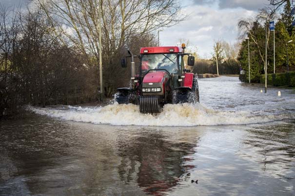 Πριν και μετά τις φονικές πλημμύρες στη Βρετανία (18)