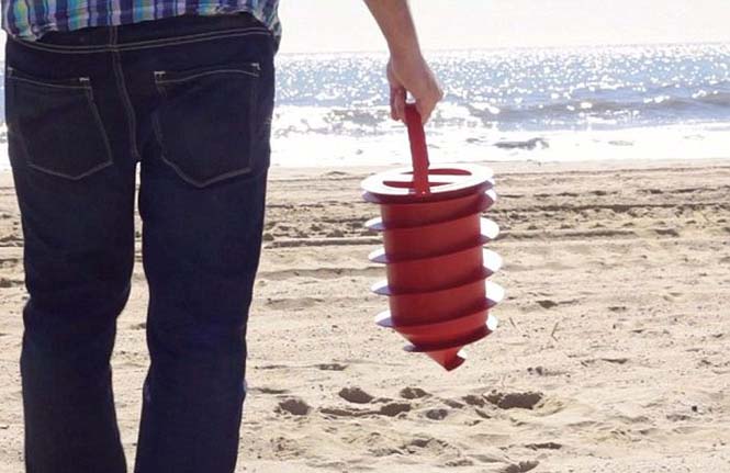 Έξυπνο gadget για να κρύβετε τα πράγματα σας στην παραλία (1)