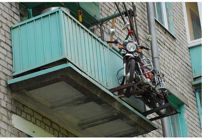 Πως να παρκάρεις την μοτοσυκλέτα σου στο μπαλκόνι (5)