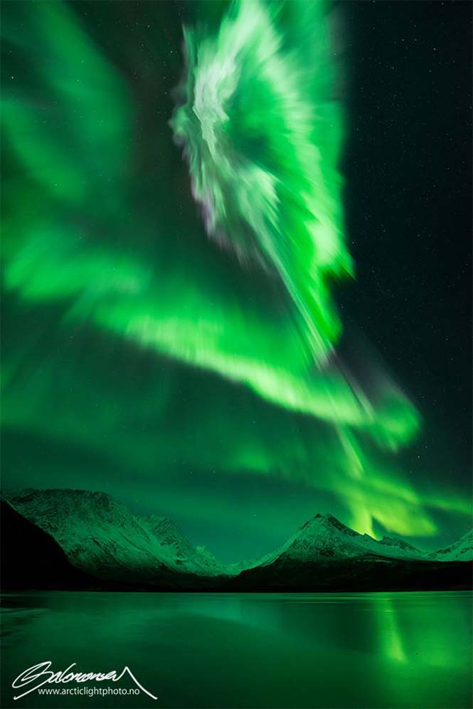 Το Βόρειο Σέλας σε εκπληκτικές φωτογραφίες από τη Νορβηγία (2)