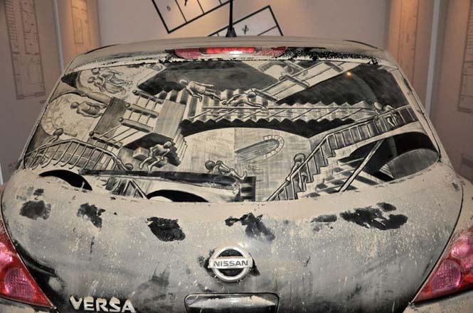 Καλλιτέχνης μετατρέπει σκονισμένα αυτοκίνητα σε έργα τέχνης (6)
