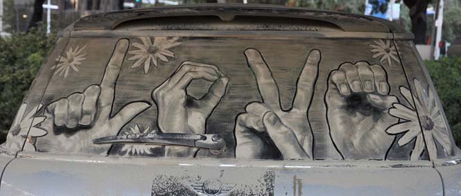 Καλλιτέχνης μετατρέπει σκονισμένα αυτοκίνητα σε έργα τέχνης (11)