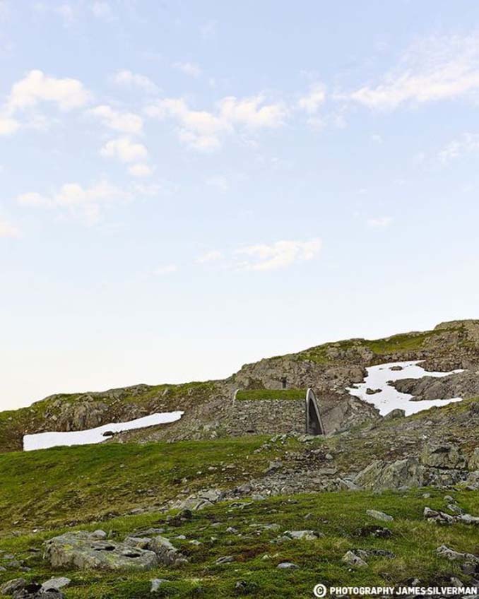 Μοντέρνα καλύβα στη Νορβηγία που γίνεται ένα με το περιβάλλον (6)