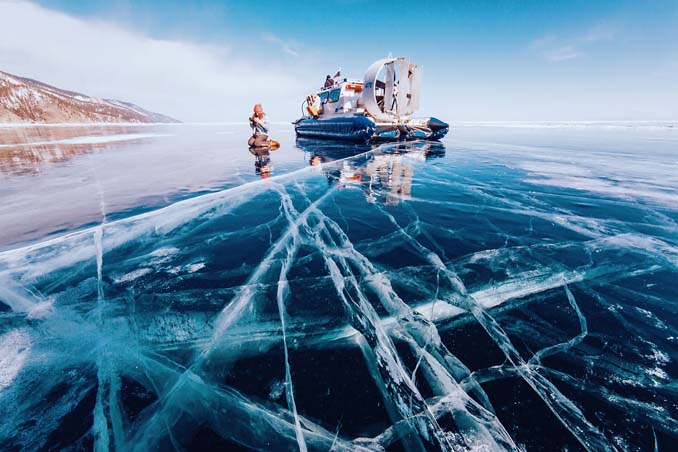 Ένας μαγευτικός περίπατος στην παγωμένη λίμνη Βαϊκάλη (4)