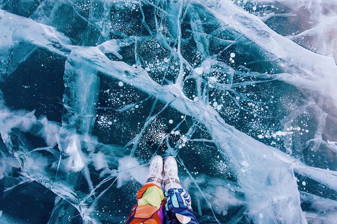 Ένας μαγευτικός περίπατος στην παγωμένη λίμνη Βαϊκάλη (8)