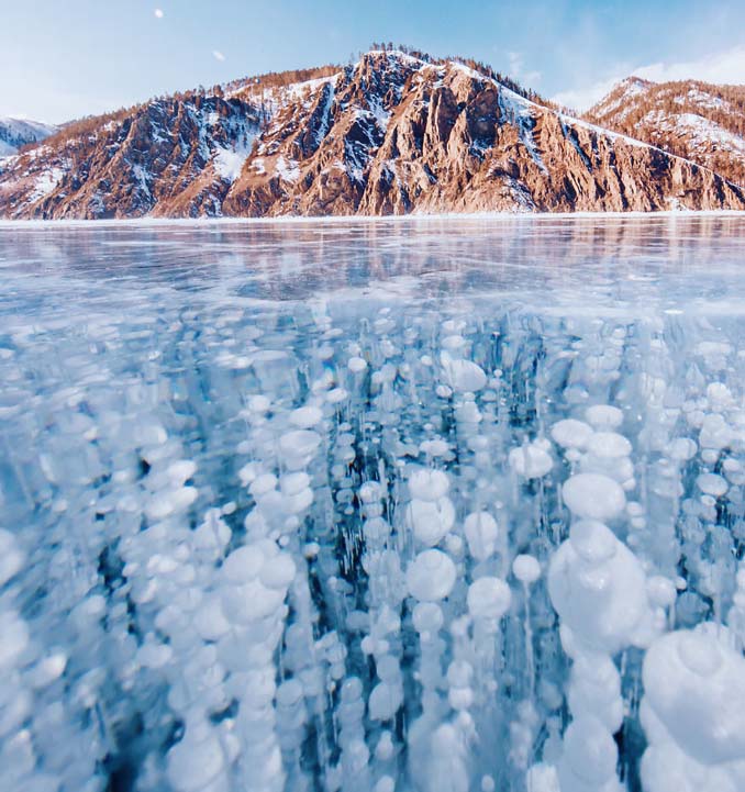 Ένας μαγευτικός περίπατος στην παγωμένη λίμνη Βαϊκάλη (15)