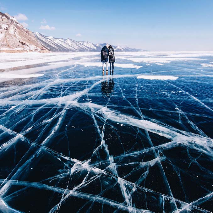 Ένας μαγευτικός περίπατος στην παγωμένη λίμνη Βαϊκάλη (18)
