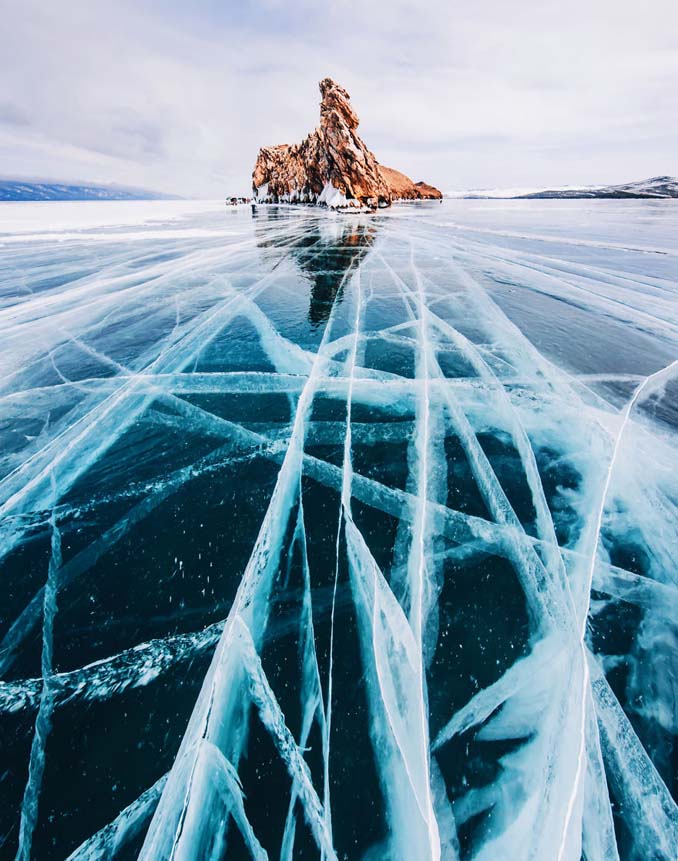 Ένας μαγευτικός περίπατος στην παγωμένη λίμνη Βαϊκάλη (20)
